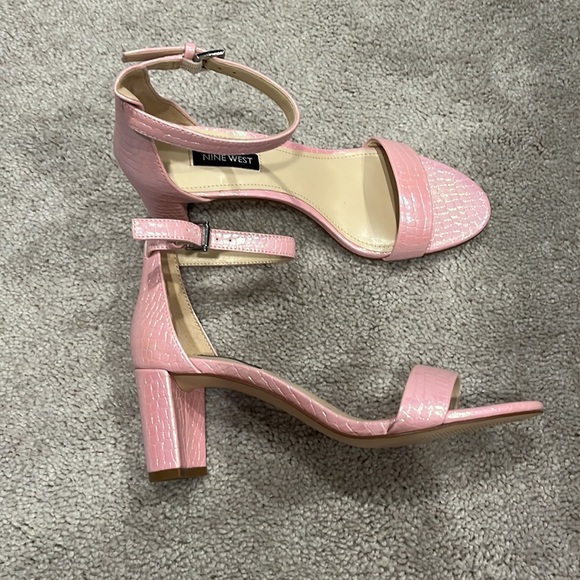 Nine West heels - Picture 2 of 5